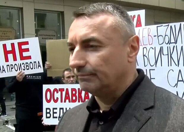 %% Собственикът на Ботев Пловдив иска отговор от държавата на всички сигнали за незаконна дейност срещу Иван Петлешков!