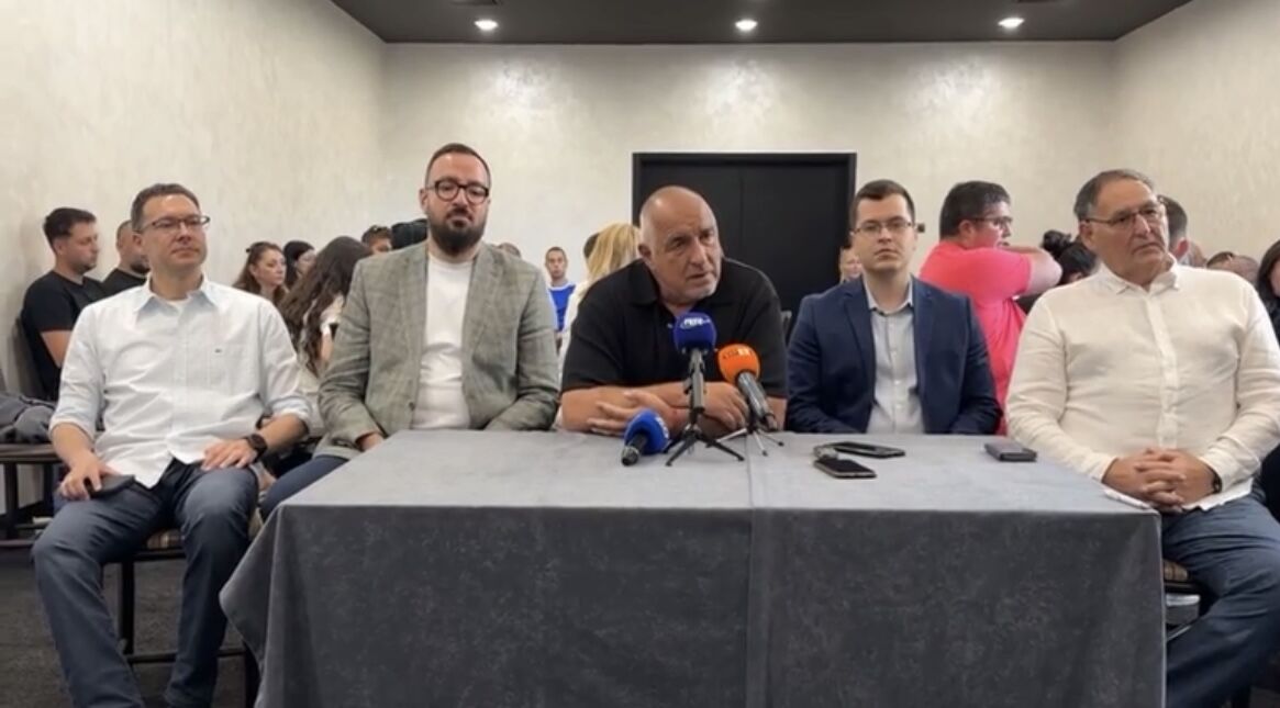 Борисов стана преподавател и удари по “колегата” Кандев: Никой не го е гонил, а той се разрева %% Борисов стана преподавател и удари по “колегата” Кандев: Никой не го е гонил, а той се разрева