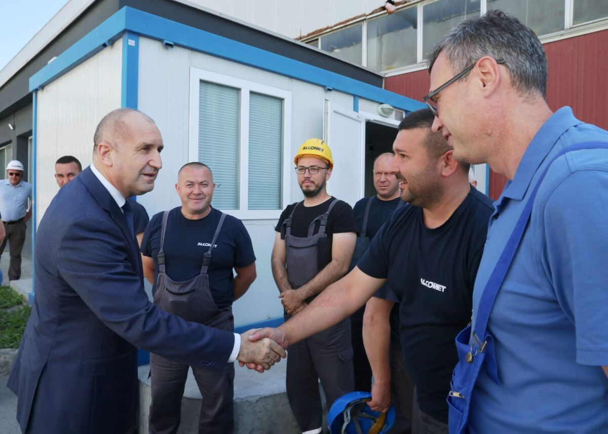 Румен Радев в Шумен: Приказките на Борисов за “Боташ” са като черната пантера в Шумен! %% Румен Радев в Шумен: Приказките на Борисов за “Боташ” са като черната пантера в Шумен!