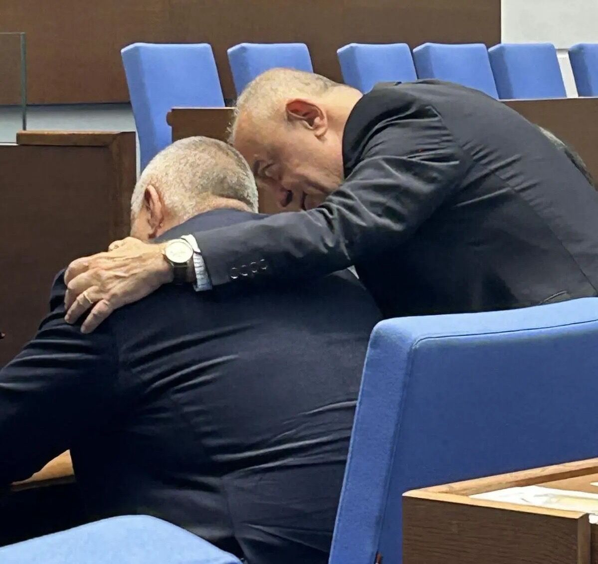 %% Бойко Борисов завладя партията на Иван Костов чрез подставеното си лице Радан Кънев