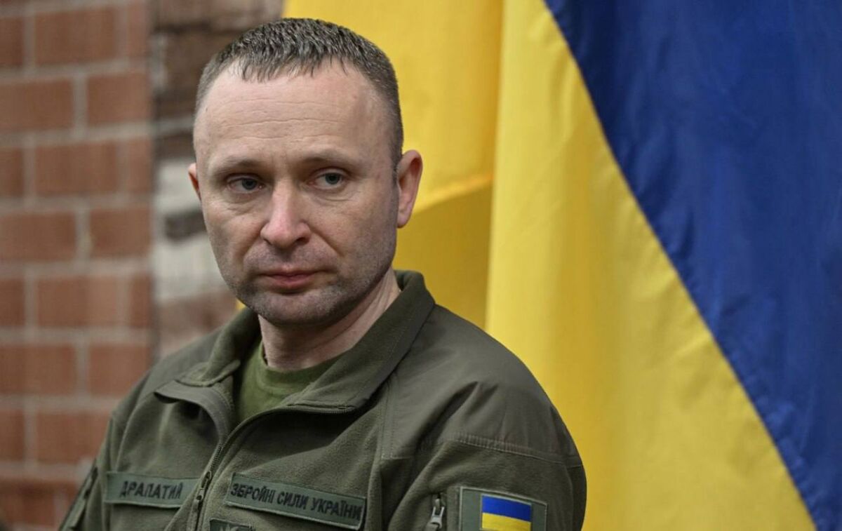 Зеленски изгони главнокомандващия Сирски след бурните протести в Украйна! %% Зеленски изгони главнокомандващия Сирски след бурните протести в Украйна!