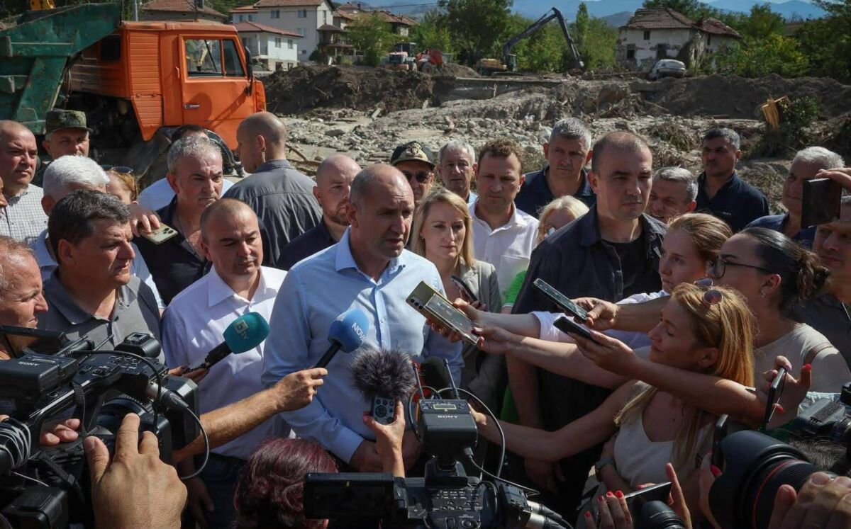 Извънредно! Румен Радев разкри, че Ами е бил предупреден от къртици в МВР за акцията в Драгалевци! %% Извънредно! Румен Радев разкри, че Ами е бил предупреден от къртици в МВР за акцията в Драгалевци!