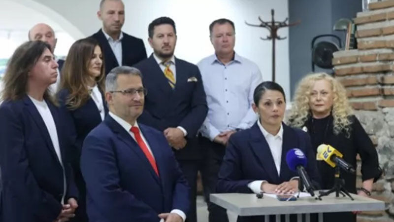 %% Иван Христанов удари в земята конкуренцията на Гюров и Кандев с учен от БАН за свой вицепрезидент!