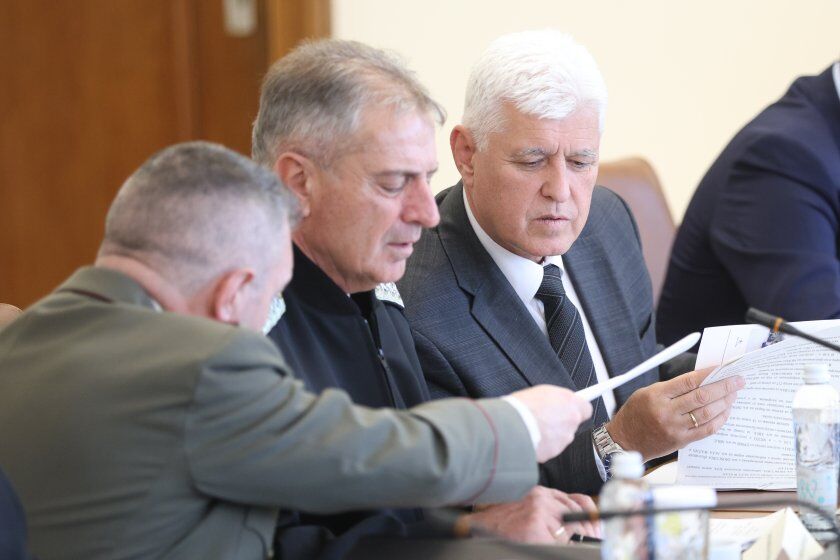 %% Генерал Радев взе нещата в свои ръце и даде първи подробности за ударените кораби в българската икономическа зона на Черно море