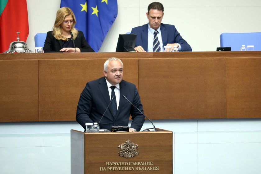 %% Извънредно! Шефът на МВР Демерджиев с последни новини за оръжието, с което е убит боса на Ботев Пловдив!