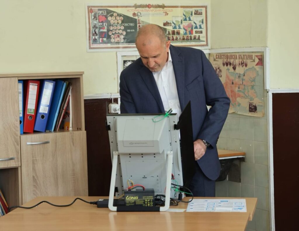 %% Румен Радев: При убийството на Слави Бинев става въпрос за доста пари!