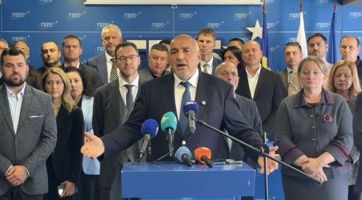 %% Тарторите на Сглобката Борисов и Пеевски заедно, но поотделно, нападнаха Румен Радев и неговото правителство
