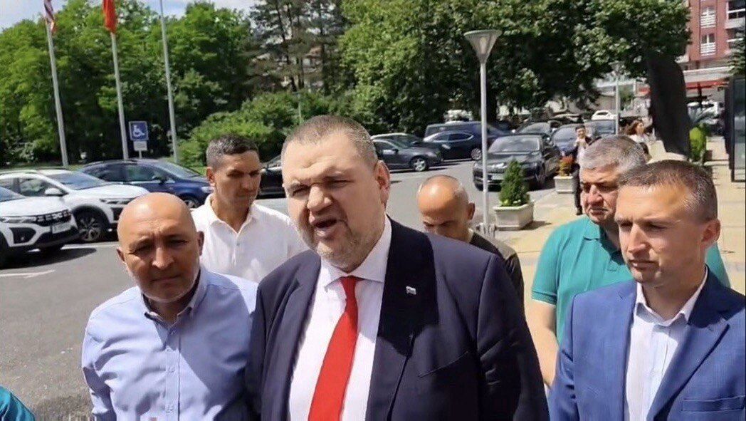 Извънредно! Арестуваха трети кмет на ДПС! В Община Кърджали задържаха Ерол Мюмюн! %% Извънредно! Арестуваха трети кмет на ДПС! В Община Кърджали задържаха Ерол Мюмюн!