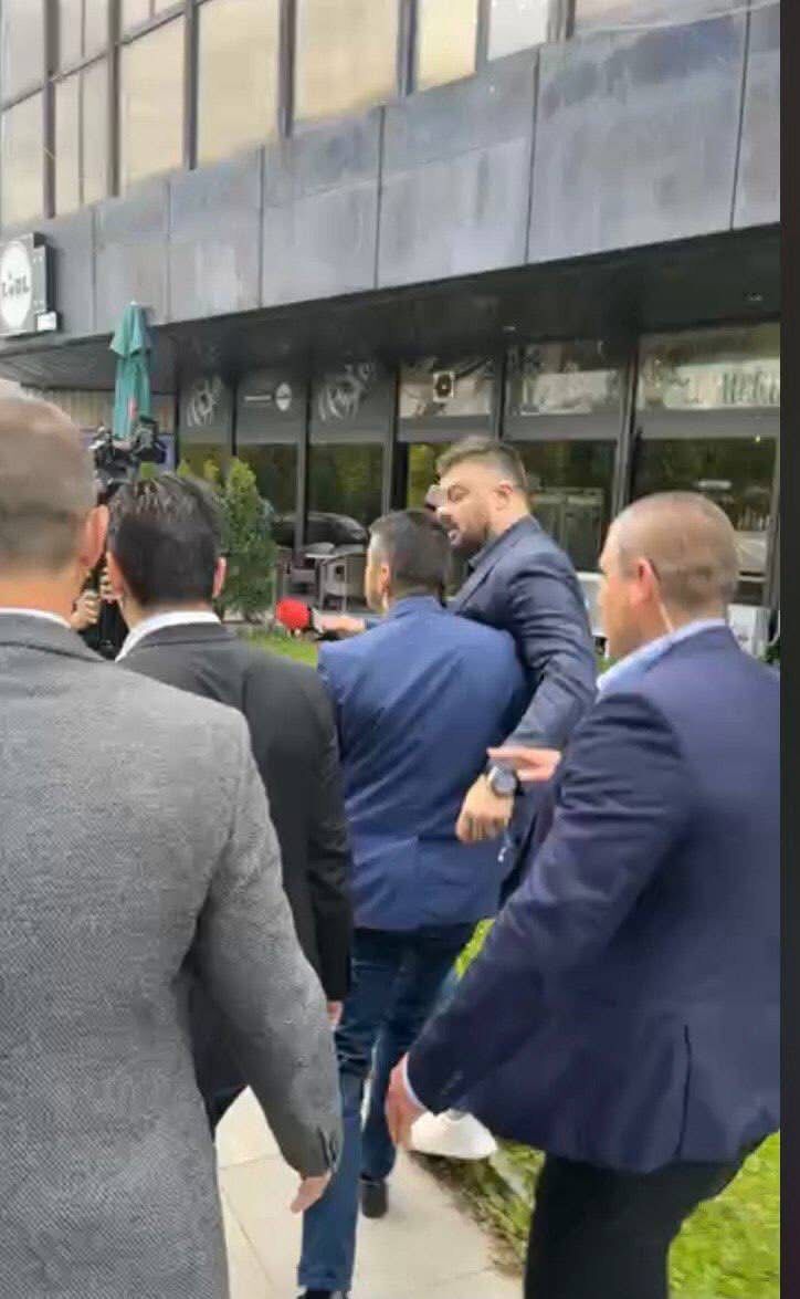 %% Двойна провокация от тези, които диктуват едноврменно в слушалките на Колтуклиева и на охранителя от НСО